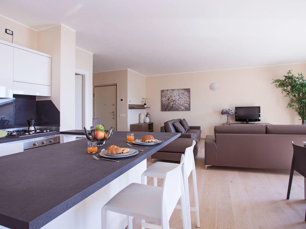 Ossuccio Grande C Home With Pool Sleeps 12 By Italian Apartments Como Exteriör bild