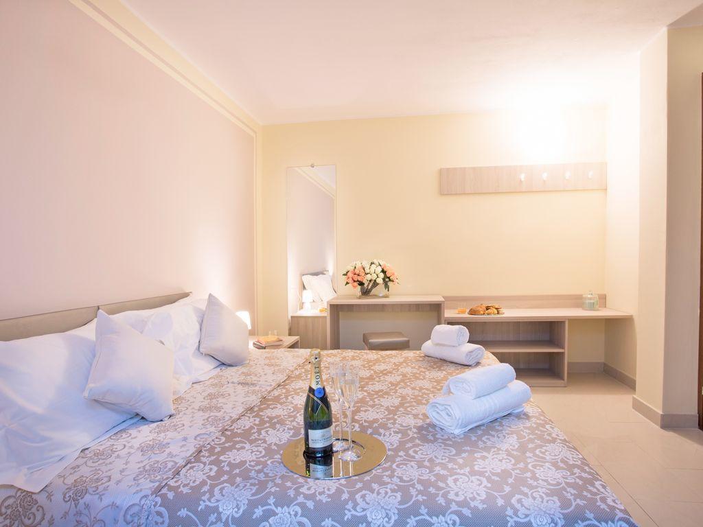 Ossuccio Grande C Home With Pool Sleeps 12 By Italian Apartments Como Exteriör bild