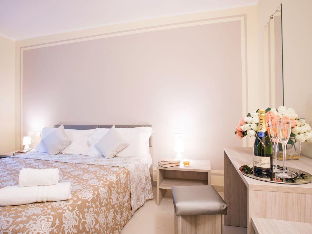 Ossuccio Grande C Home With Pool Sleeps 12 By Italian Apartments Como Exteriör bild