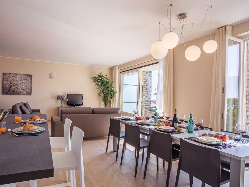 Ossuccio Grande C Home With Pool Sleeps 12 By Italian Apartments Como Exteriör bild