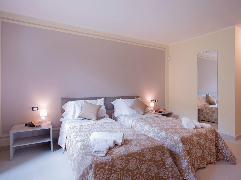 Ossuccio Grande C Home With Pool Sleeps 12 By Italian Apartments Como Exteriör bild