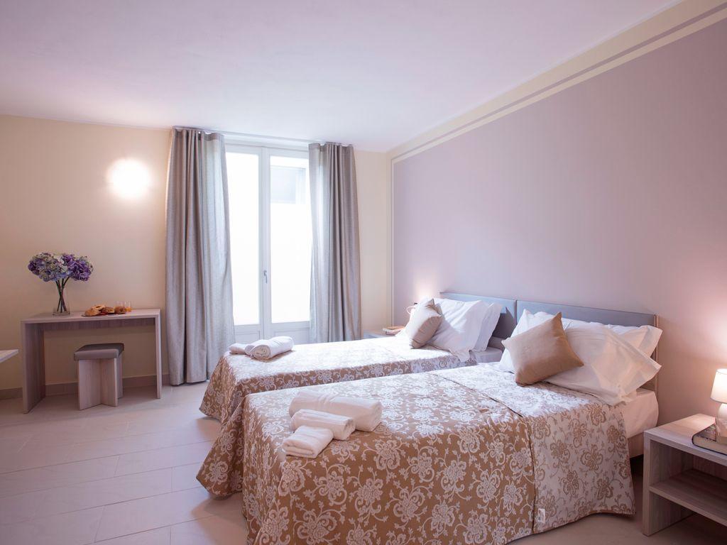 Ossuccio Grande C Home With Pool Sleeps 12 By Italian Apartments Como Exteriör bild