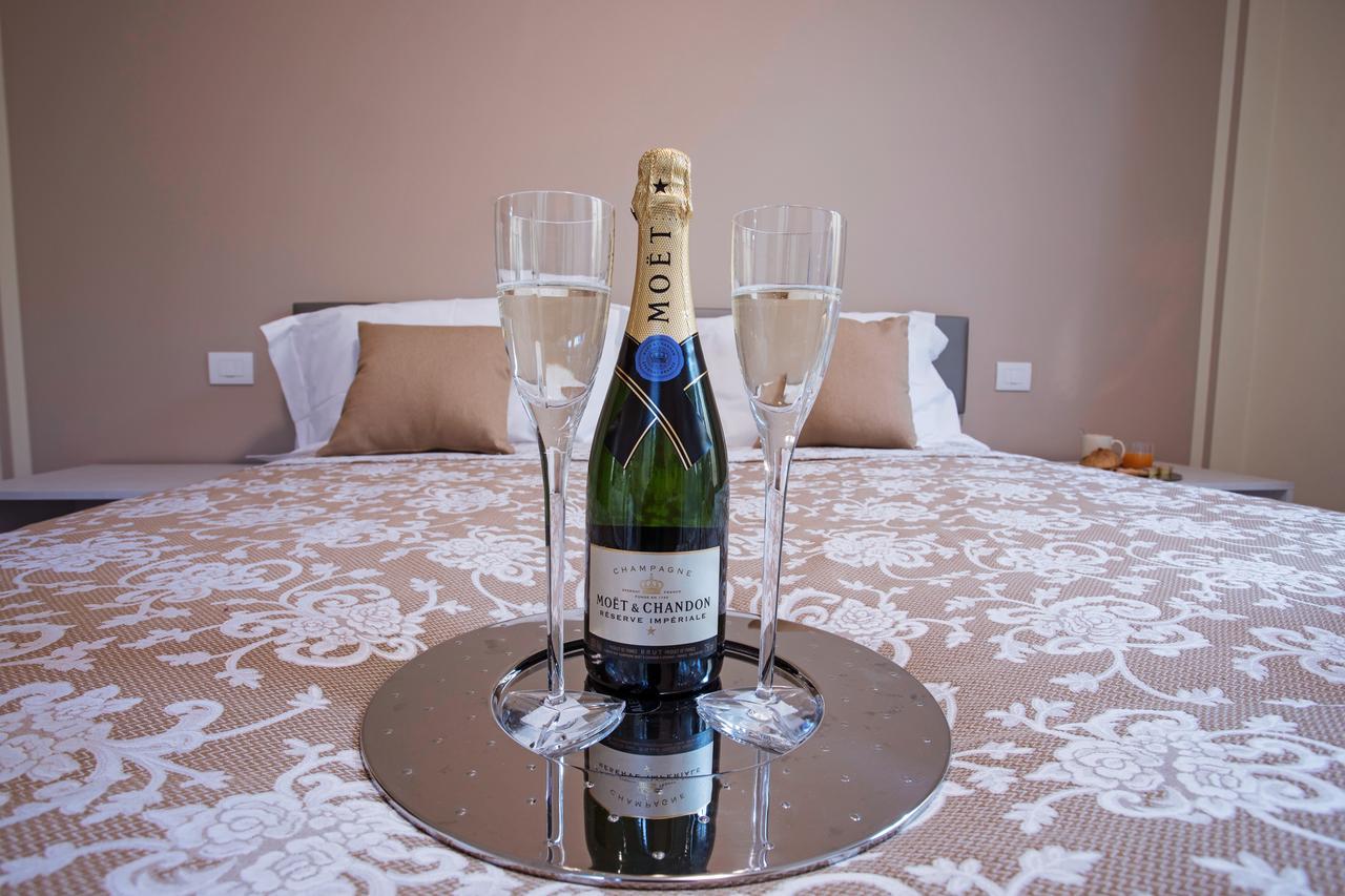 Ossuccio Grande C Home With Pool Sleeps 12 By Italian Apartments Como Exteriör bild