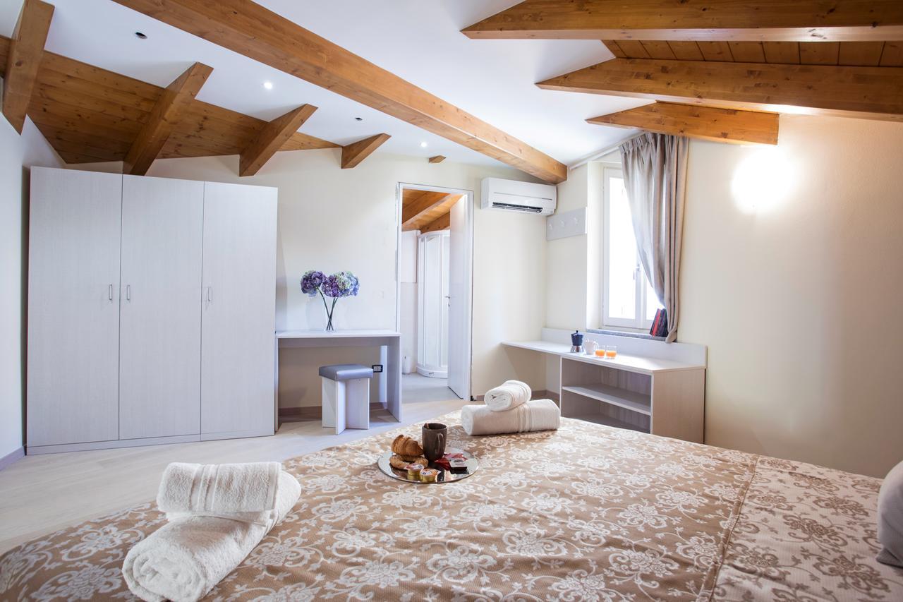Ossuccio Grande C Home With Pool Sleeps 12 By Italian Apartments Como Exteriör bild