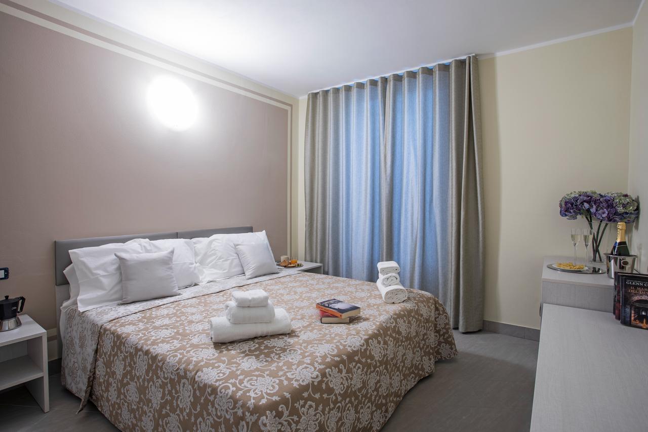 Ossuccio Grande C Home With Pool Sleeps 12 By Italian Apartments Como Exteriör bild