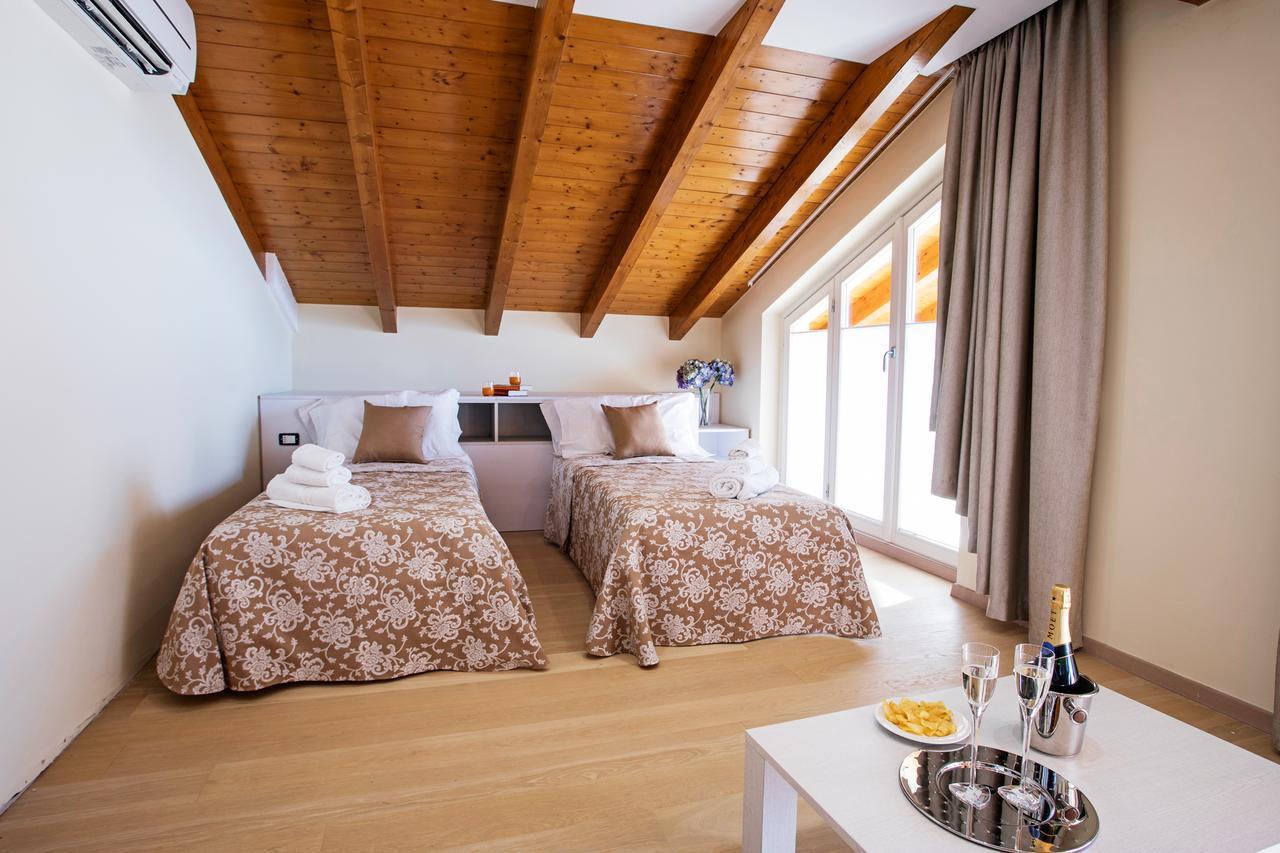 Ossuccio Grande C Home With Pool Sleeps 12 By Italian Apartments Como Exteriör bild
