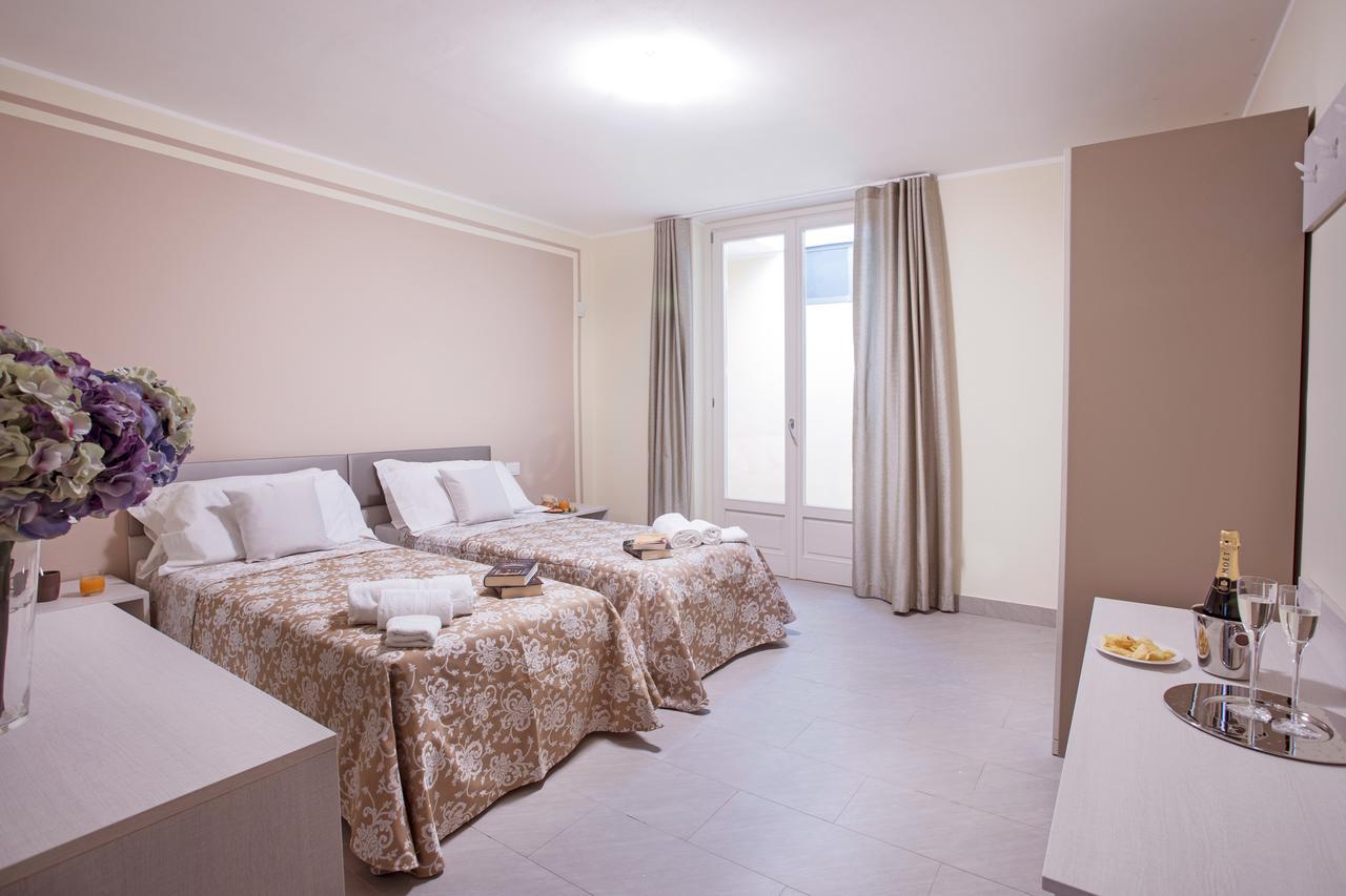 Ossuccio Grande C Home With Pool Sleeps 12 By Italian Apartments Como Exteriör bild